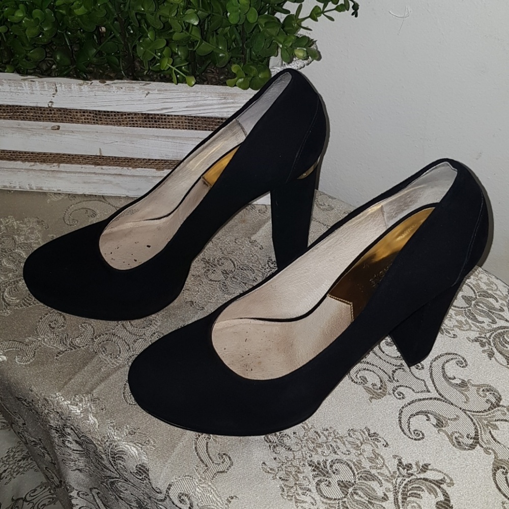 Michael Michael Kors Valerie Suede Pump Size 10